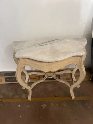Vendo aparador antigo