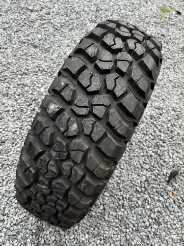 Pneu 235/70r16 BF Goodrich Novo - R$ 300.00 (Tenho somente um)
