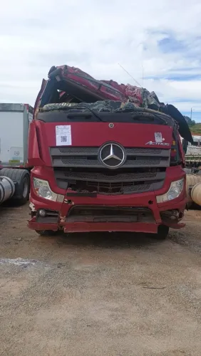 New actros 2653 para retirada de peças