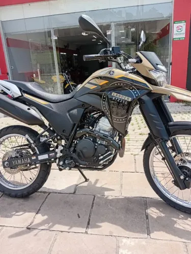 Yamaha Lander 250 Semi nova!