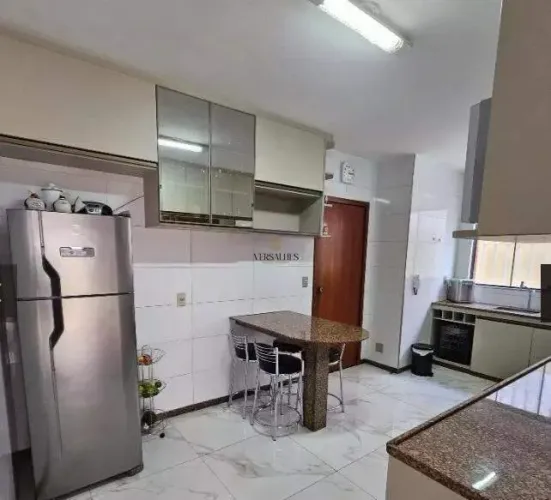 Casa para locação 3 Quartos, 4 banheiros, 3 vagas de garagem, 210,00 m² - Bairro Castelo