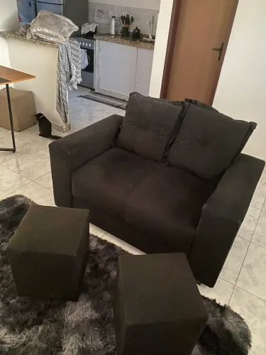 Sofá + 2 puffs