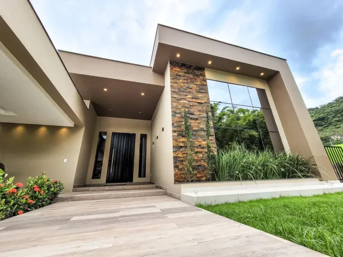 Casa com 4 dormitórios à venda, 380 m² por R$ 1.850.000,00 - Ubatiba - Maricá/RJ