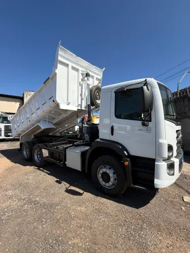 Vw 26260 6x2 2025 truck caçamba basculante