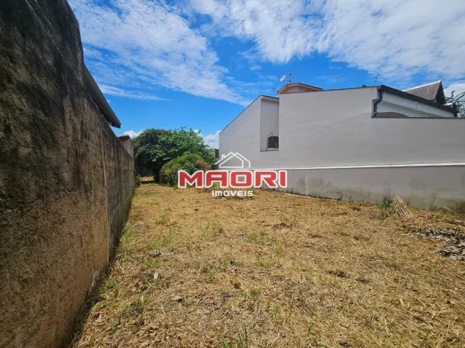 Terreno à venda no Jardim Imperial em Valinhos