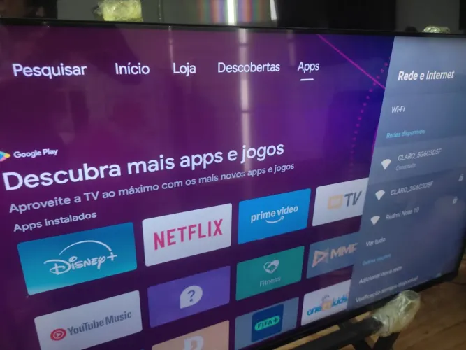 Smart TV Philips Android 50 polegadas 4K borda infinita comando de voz completo