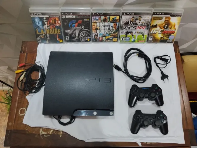 Playstation 3 Slim (Acompanha 1 controle, 5 jogos e acessórios) PS3