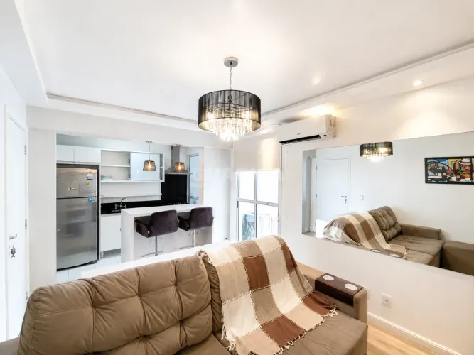 Apartamento mobiliado para alugar no bairro Cristal, com 2 dormitórios, pronto para morar