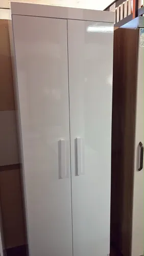 Vendo guarda roupa de duas portas