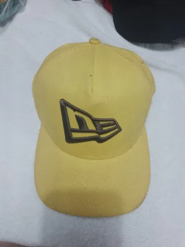 Boné New Era mostarda skate