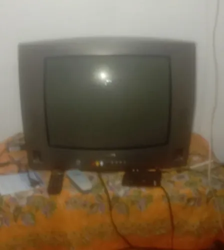 Televisão Philips de tubo com conversor digital