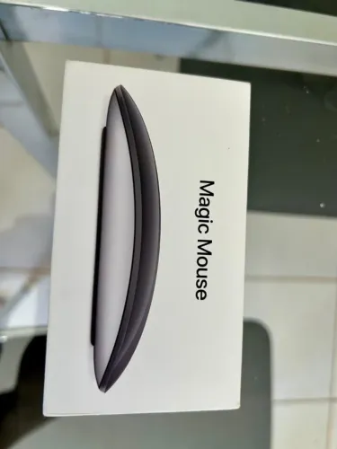Mouse tátil sem fio recarregável Apple Magic 2 A1657 cinza-espacial
