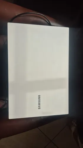 Notebook samsung book e30 core i3 10th gen + capa protetora + apoio de colo 