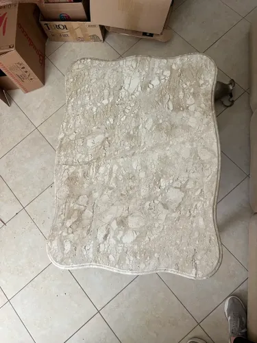 Mesa de centro em pedra travertino