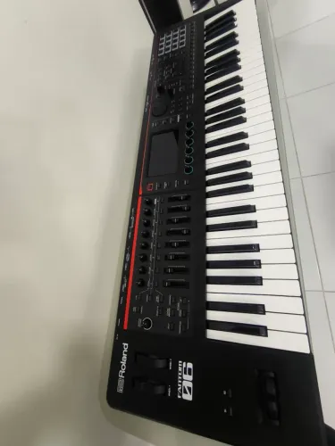 Teclado Fantom 06 Roland