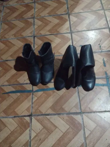 2 botas macias e confortável semi novas por 150 reais