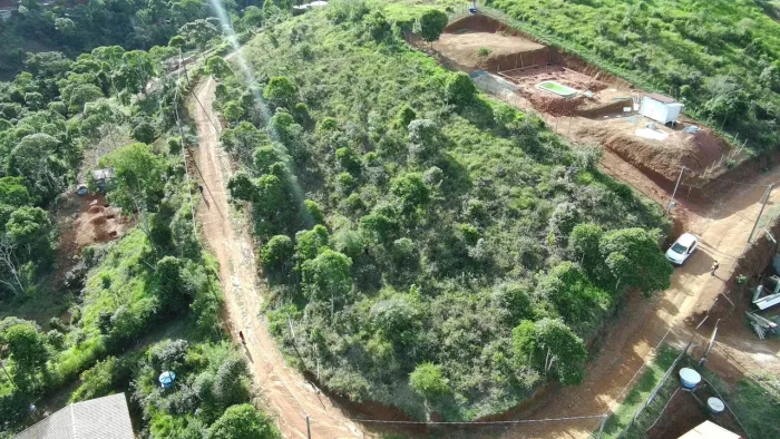 CONDOMÍNIO: 2 TERRENOS JUNTOS 2.700m², INTERNET, ÁGUA E LUZ, PERTO DO EXPOMINAS MG, TOP!!!