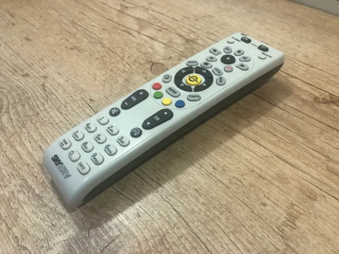 Controle remoto SKY