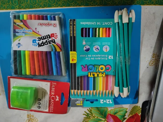 Kit de papelaria + estojo