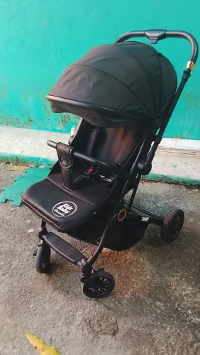 Carrinho de bebê 350,00