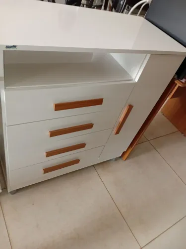 Cômoda Delta nova