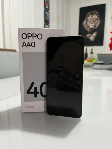 Vendo celular OPPO A40 O celular está impecável