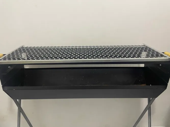 Churrasqueira Para Espetinho Tamanho 80x25 Jb Grelhas E Chur Preto