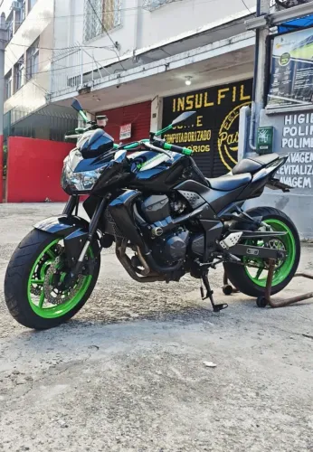 Kawasaki Z-750 Top