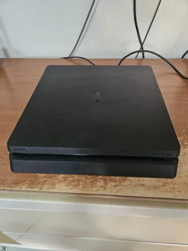 Playstation 4 Slim - Conservado