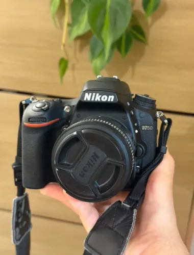 Nikon D750 Full Frame - Apenas 35k Cliques + Kit Lentes Prime 50mm e 35mm 1.8G
