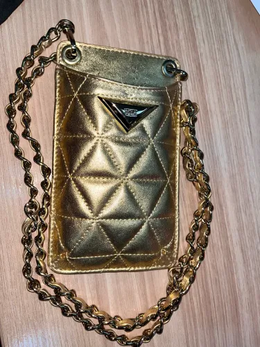 Bolsa SCHUTZ porta celular modelo 944