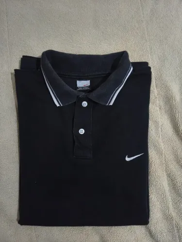 Camisa Polo Nike na cor Preta,tamanho "M".