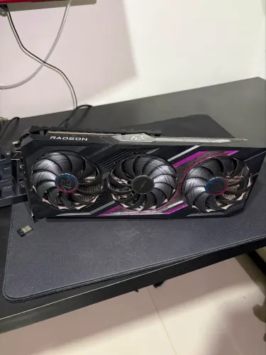 RX 7700XT Phantom Gaming