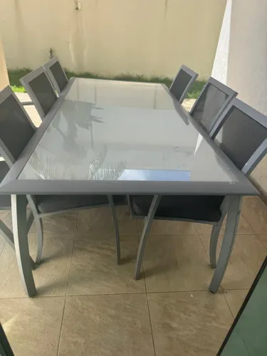 Mesa de 6 lugares + cadeiras