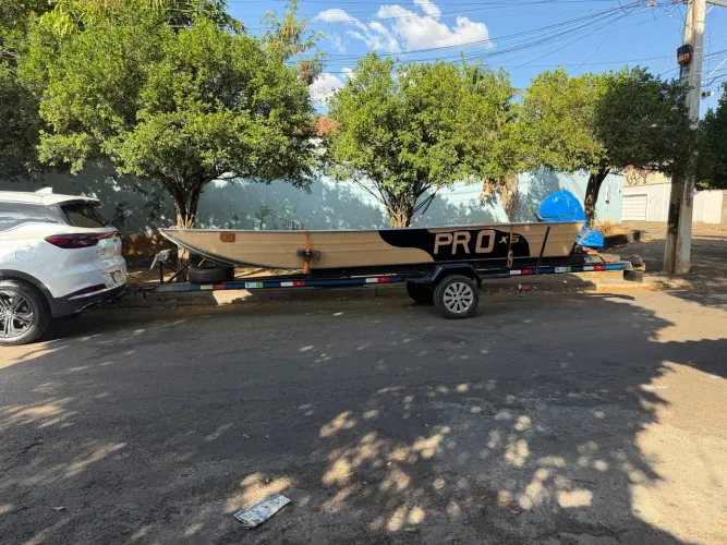 Barco canoa marreco 5,50 Veneza 2025 motor 15hp mercury