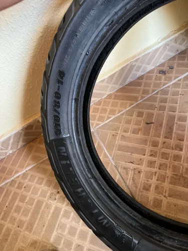 Pneu Balao michelin 110/80 -14