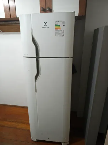Geladeira Electrolux 260 L