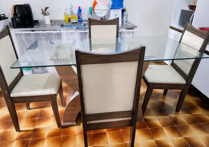 Vendo mesa de cizinha