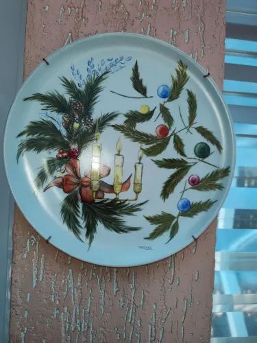 Prato de parede decorativo em louça 