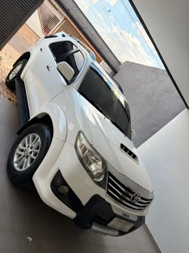 Toyota Hilux SW4 SRV D4-d 4X4 3.0 TDI Dies. AUT 2013
