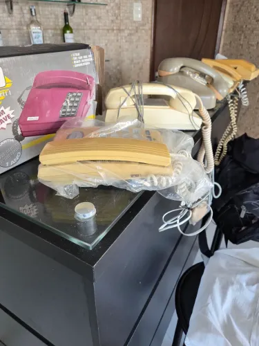 TELEFONES ANTIGOS VARIOS MODELOS A PARTIR DE $50,00. VENDO TODA A COLEÇÃO COM PREÇO BAIXO!