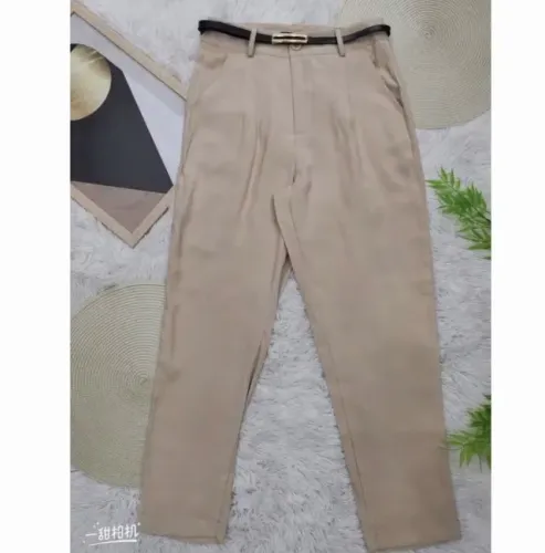 Kit calça alfaiataria nas cores bege e cinza claro