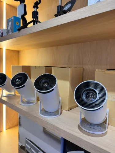 Mini Projetor Smart Led 4K Ultra HD - Cinema no Teto - Giro 180°