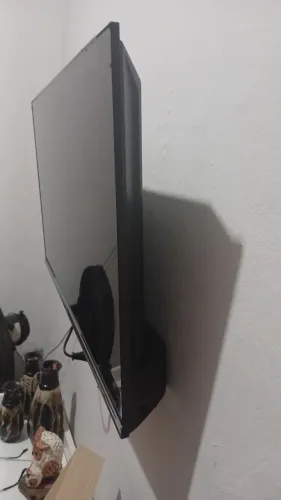Vendo TV 32 polegadas 6 meses de uso