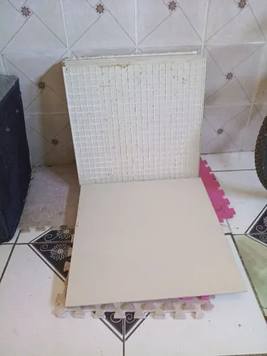 Vendo 15 lajotas, 60 por 60 porcelanato bege .