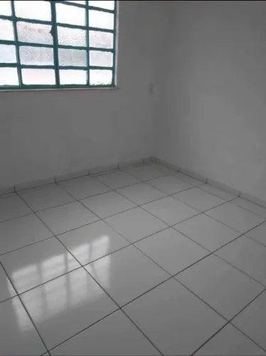 Aluga-se Casa em Vila