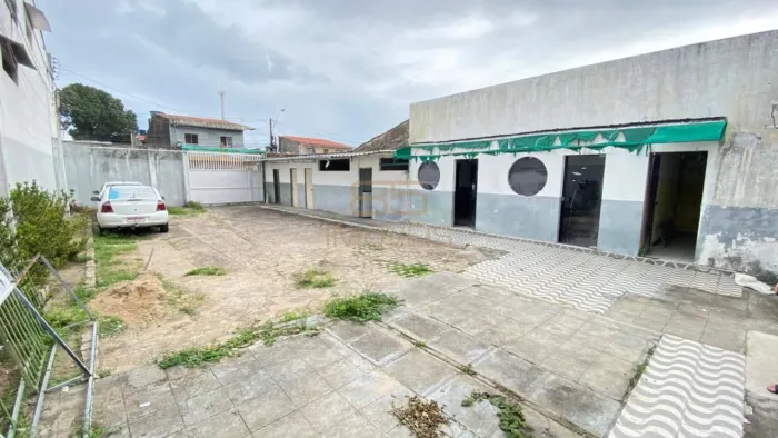 Espaço comercial com salas e auditório no Poço