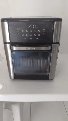 Vendo uma fritadeira air frey 12 litros , dois meses de comprada usada 3 vezes!!!