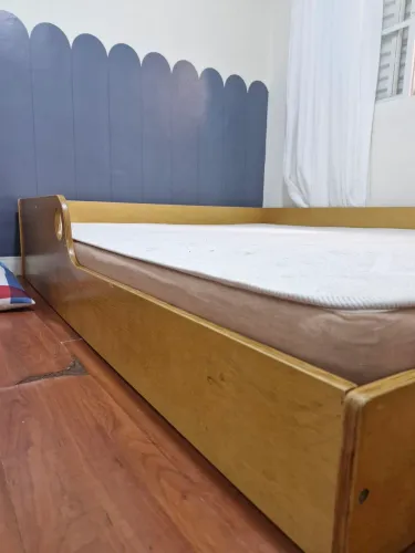 Cama montessori tamanho queen