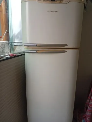 Geladeira Eletrolux 430 litros 